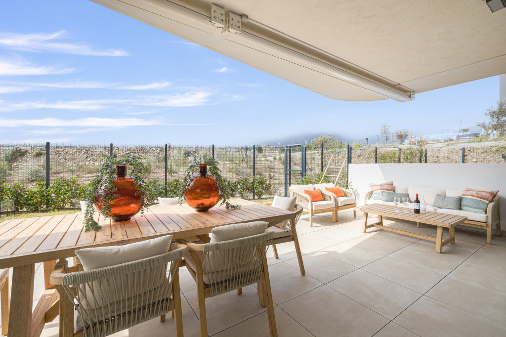 View of Luxury ground-floor with private garden - Pilar Homes
